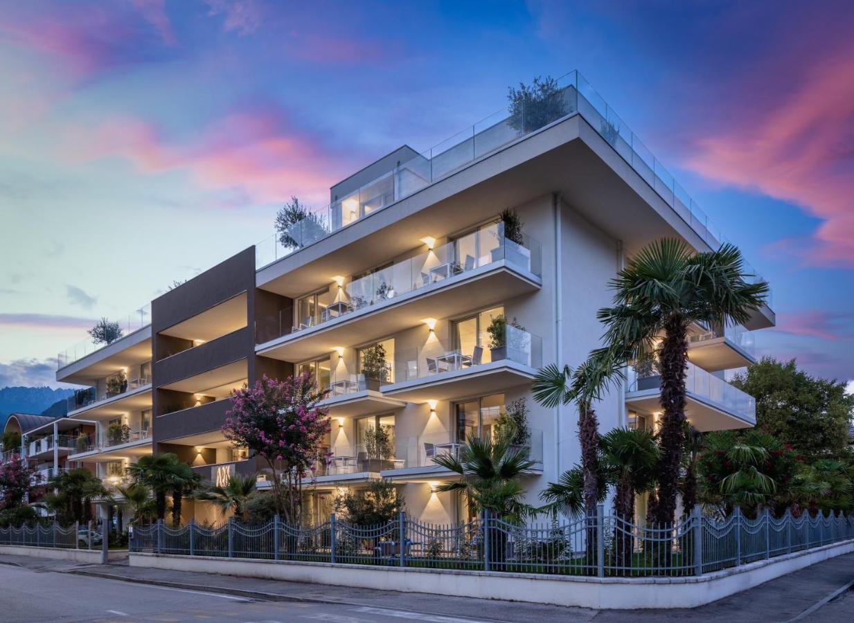 Aris Apartments & Sky Pool - Tonelli Hotels - Adult Friendly ริวาเดลการ์ดา ภายนอก รูปภาพ