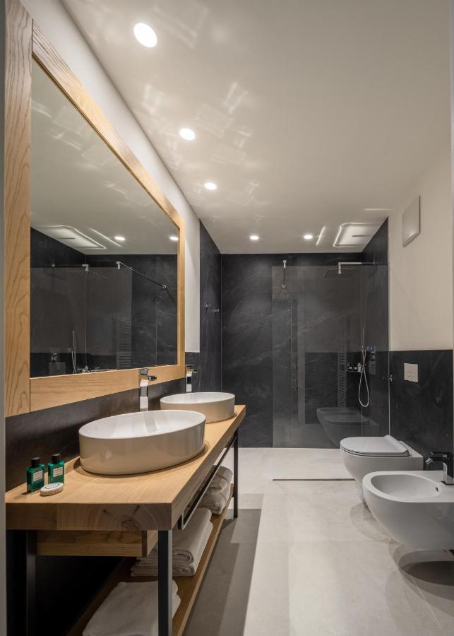 Aris Apartments & Sky Pool - Tonelli Hotels - Adult Friendly ริวาเดลการ์ดา ภายนอก รูปภาพ